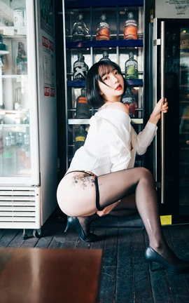韩国写真杂志-LOOZY Yeeun - Tainted Love Bar + S.Ver